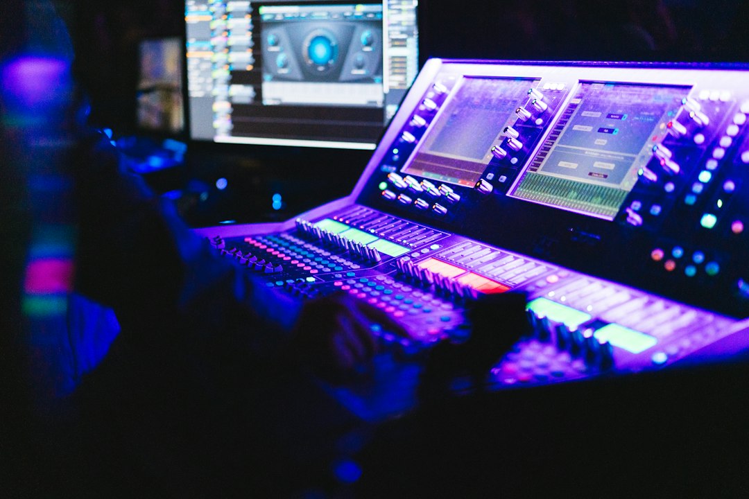 Master Gain Staging for Podcast Recordings: Interface Preamp Noise and Headroom hardware assembly and wiring configuration