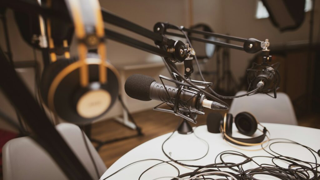 Eliminating distracting headphone echo: audio driver buffer sizing (64 vs 256 sa