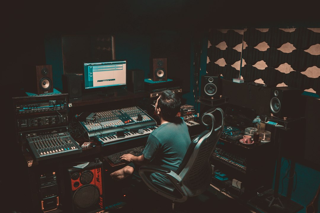 Audio Interface Latency: Direct Hardware Monitoring vs DAW Buffer Settings hardware assembly and wiring configuration