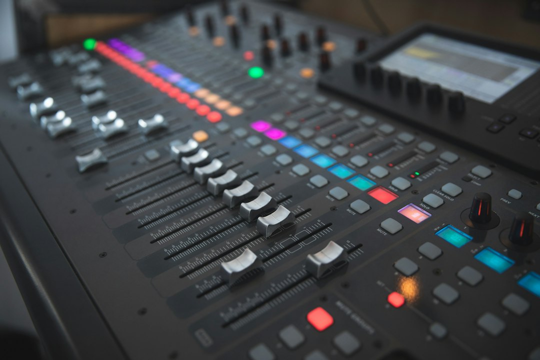 Shure SM7B vs Electro-Voice RE20: Off-Axis Rejection and Polar Patterns operational verification and field audit